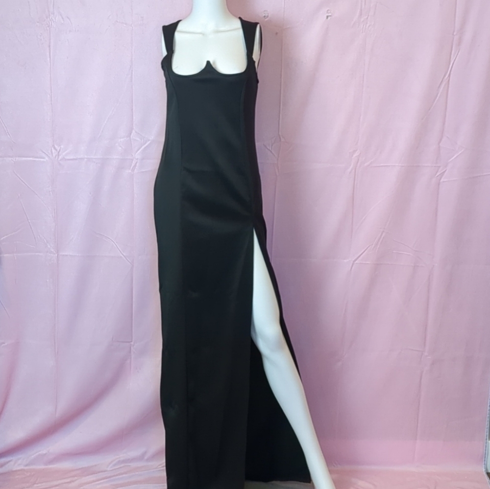 PrettyLittleThing Black Structured Bodice Maxi Dress size 8